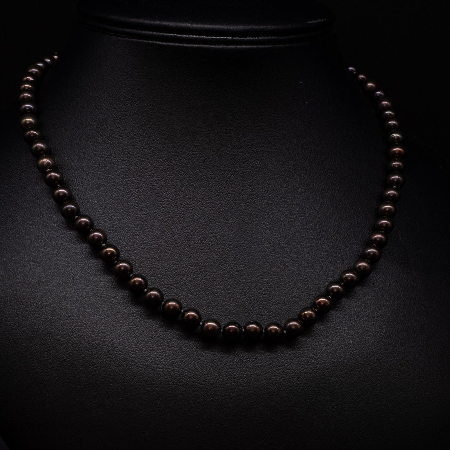 Freshwater Cultured Dyed Pearl Necklet