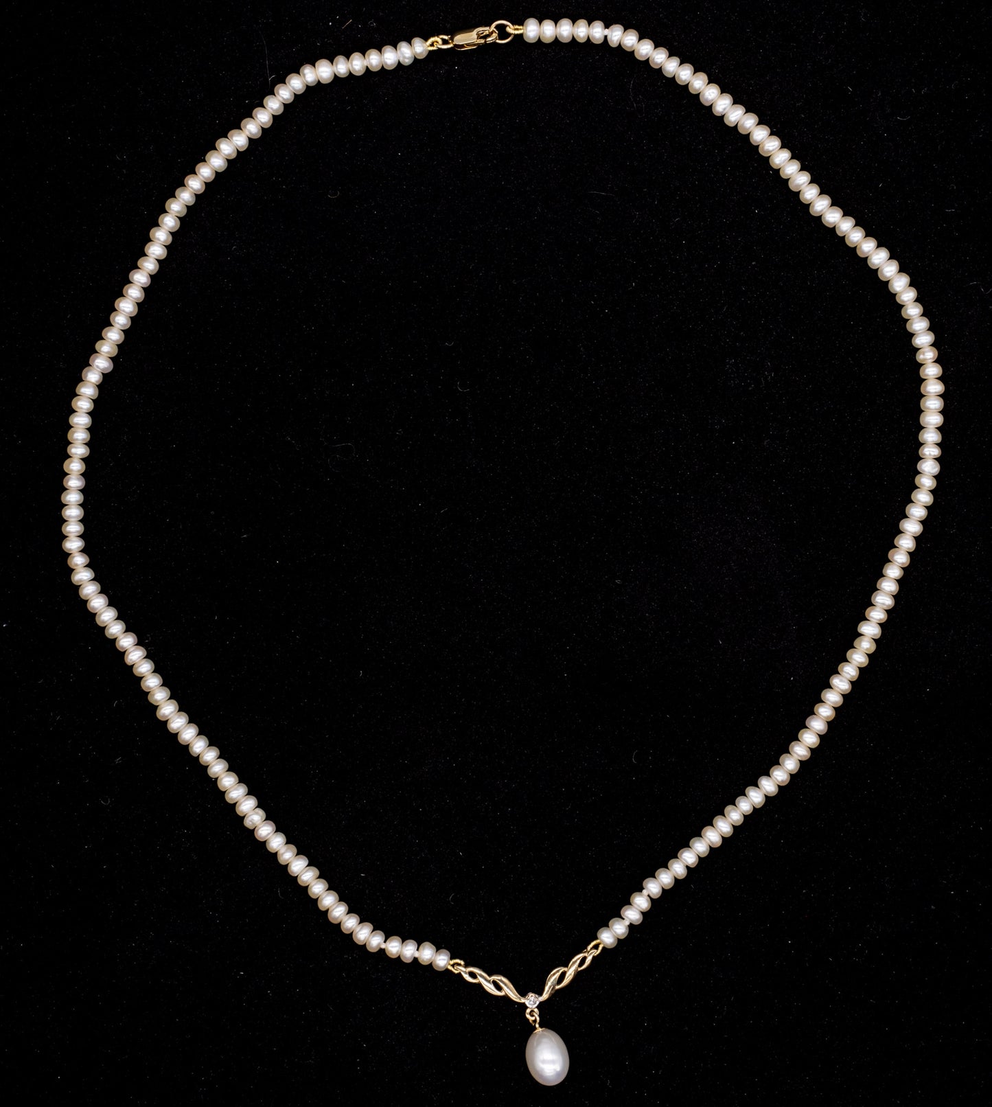 Freshwater Cultured Pearl Necklet With a Drop Pearl & 9ct Gold Diamond Set Centrepiece