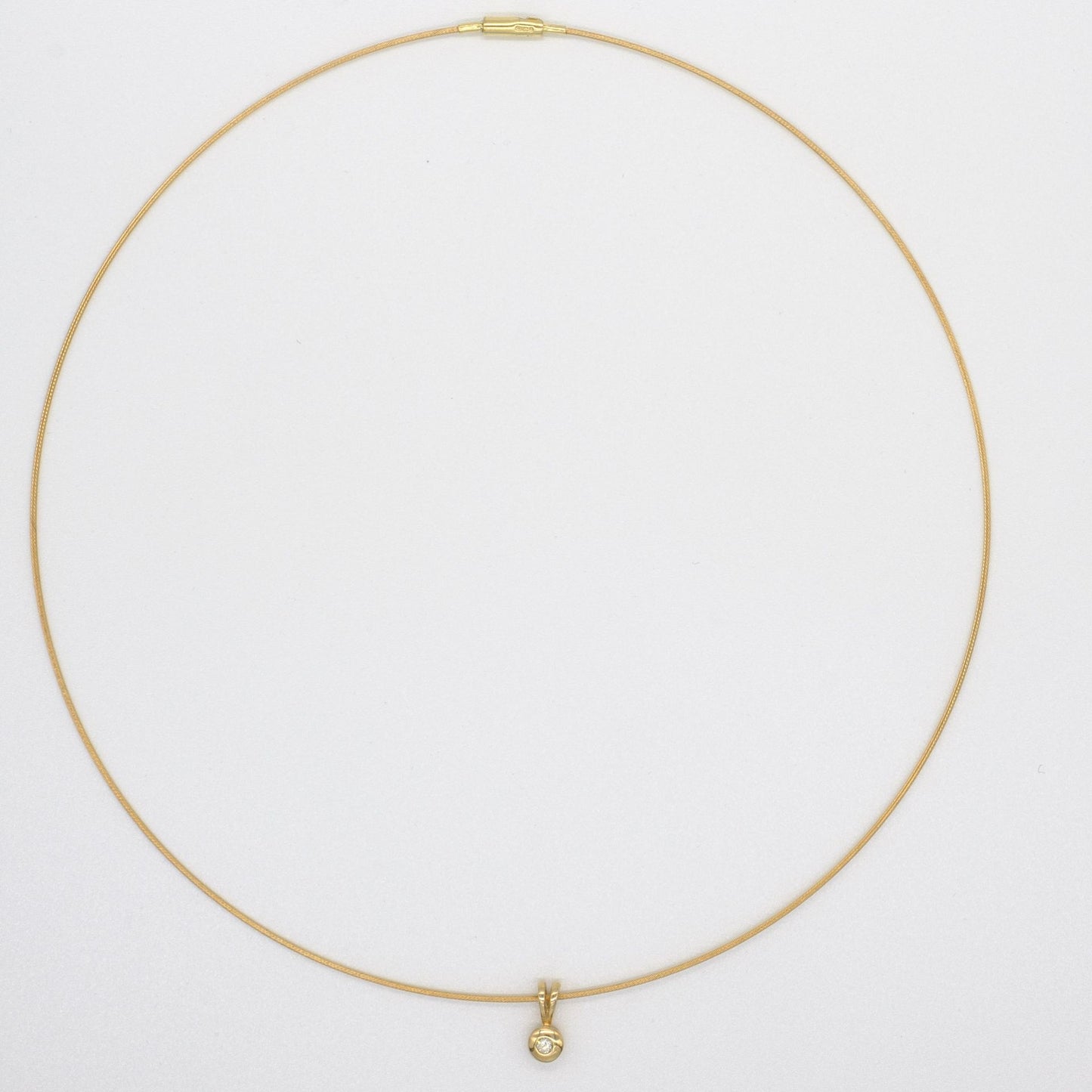 9ct Yellow Gold Diamond Pendant on a 9ct Yellow Gold Wire Necklet