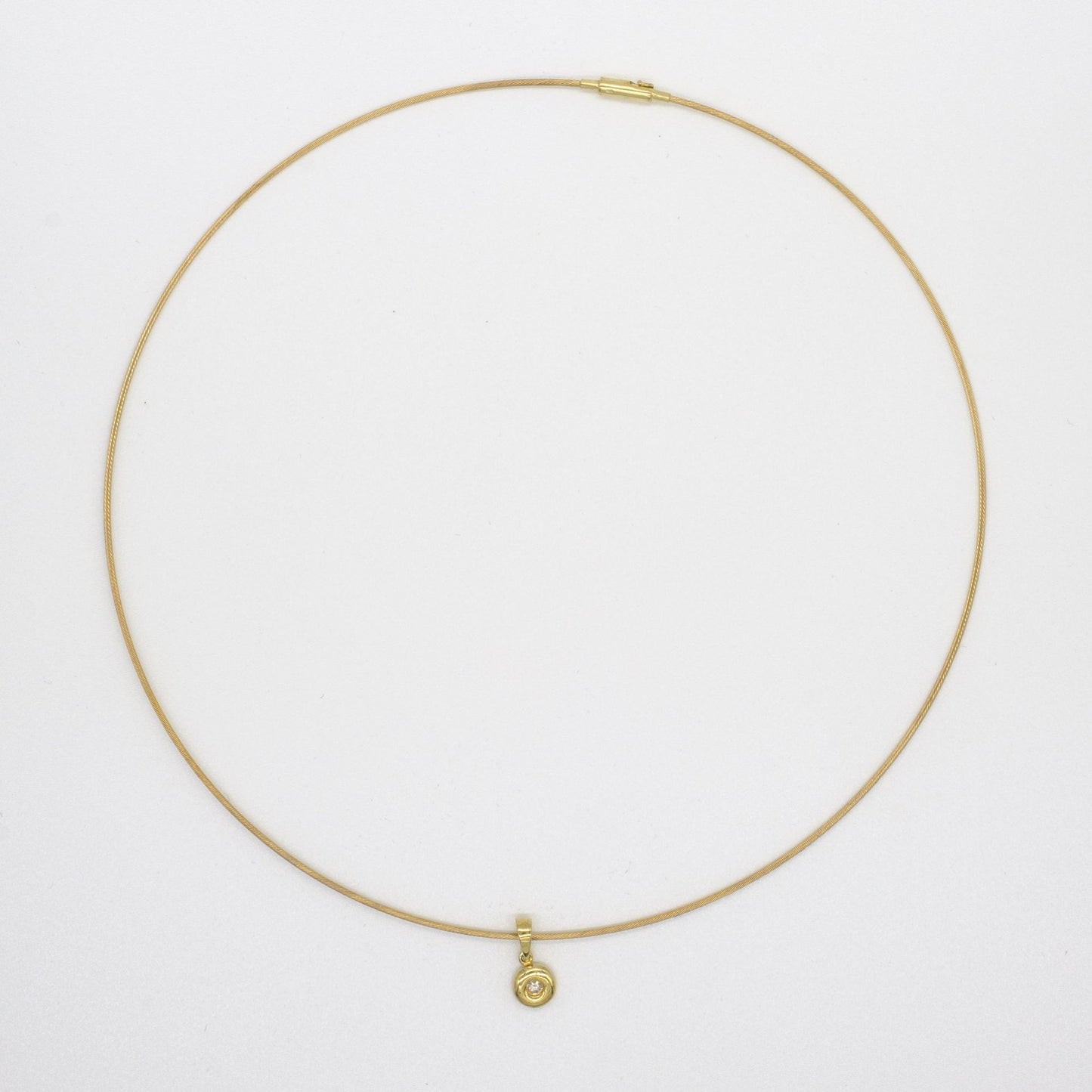 9ct Yellow Gold Diamond Pendant on a 9ct Yellow Gold Wire Necklet
